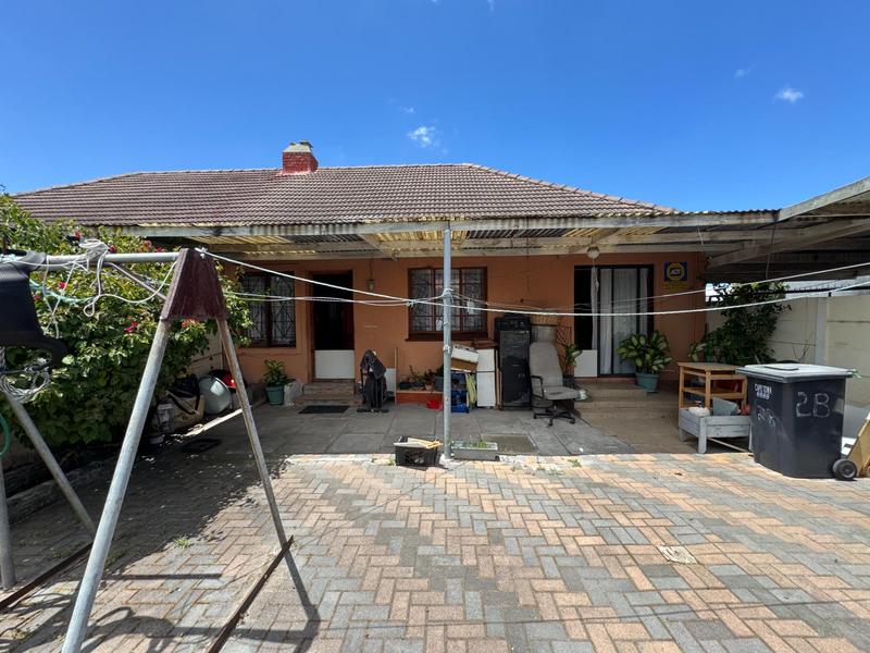 4 Bedroom Property for Sale in Athlone Western Cape